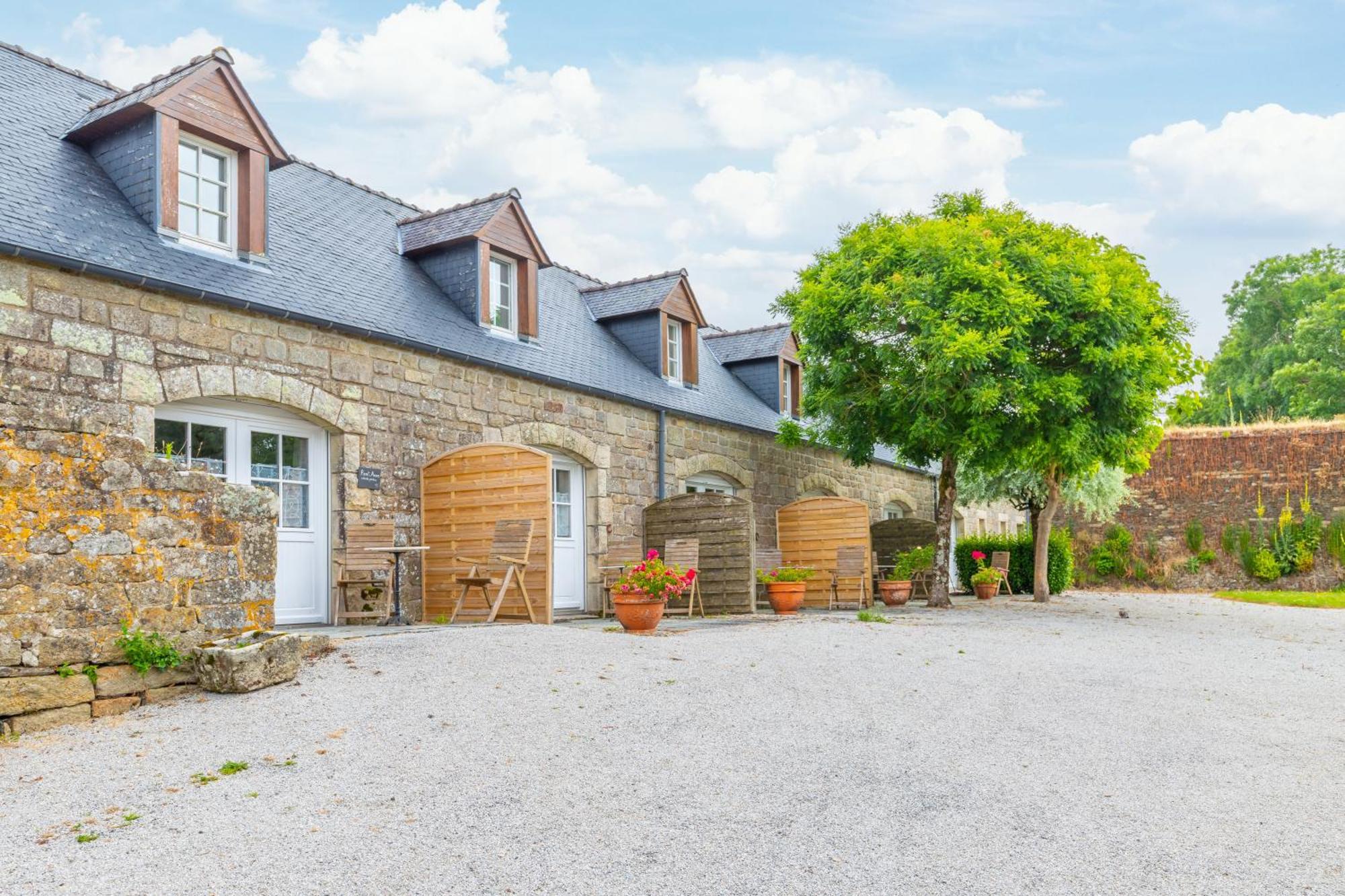 Manoir De Moellien, The Originals Relais Hotel Plonevez-Porzay Exterior photo